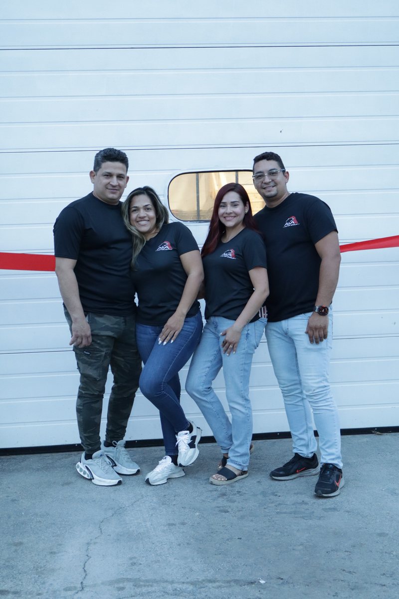 Los socios de A&A Motor Group en la inauguración del taller